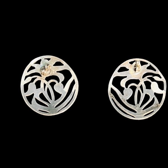 Large Floral Silver Tone Pierced Earrings (4833) - Picture 6 of 6